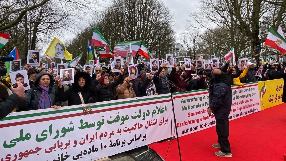 هامبورگ – تصاویری از تظاهرات ایرانیان آزاده در حمایت از اعلام دولت موقت توسط شورای ملی مقاومت ایران –&nbsp;۲۳اسفند