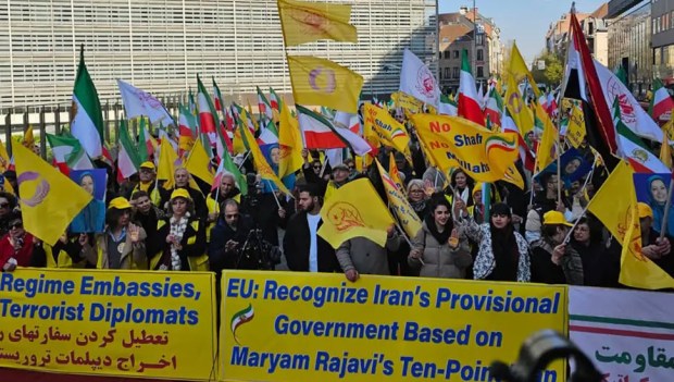 تظاهرات ایرانیان در بروکسل مقابل مقر اتحادیه اروپا –&nbsp;سخنرانی‌ها